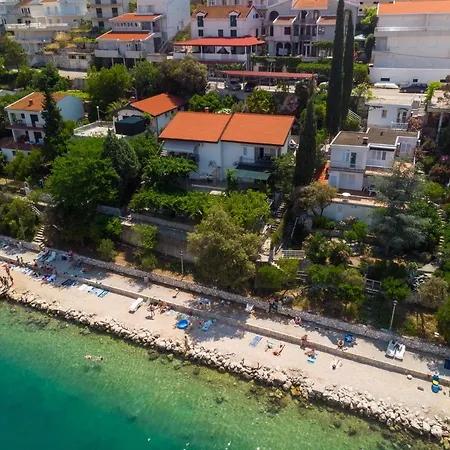 Sara & Leon Daire Neum